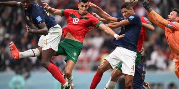 乐鱼体育下载-“双红”组合零封黑马 瓦拉内科纳特决赛继续搭伙？