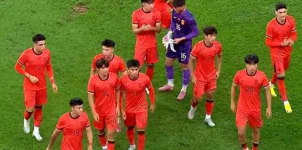 乐鱼体育下载-中国男足2-1仅1夜，出线有望！U23亚洲杯诞生5场惨案，3队送助攻