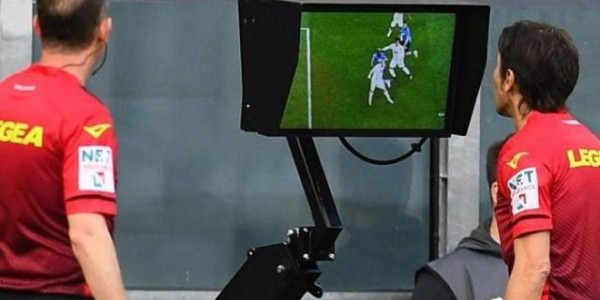 Leyu Sports-梁熙明：荒谬裁判导演荒谬德比 尤文侥胜苟延残喘