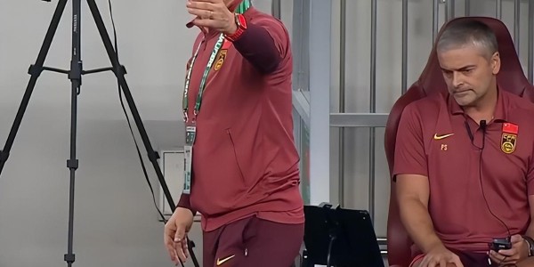 乐鱼体育下载-主帅无能！安东尼奥战术严重失误，断送中国队前程，足协该换人了