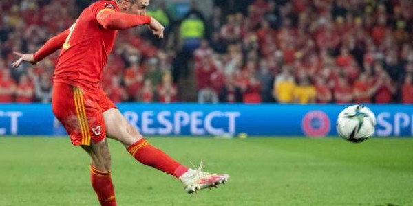 乐鱼vip注册-又见“贝氏弧线”！皇马闲人？贝尔双响打了谁的脸